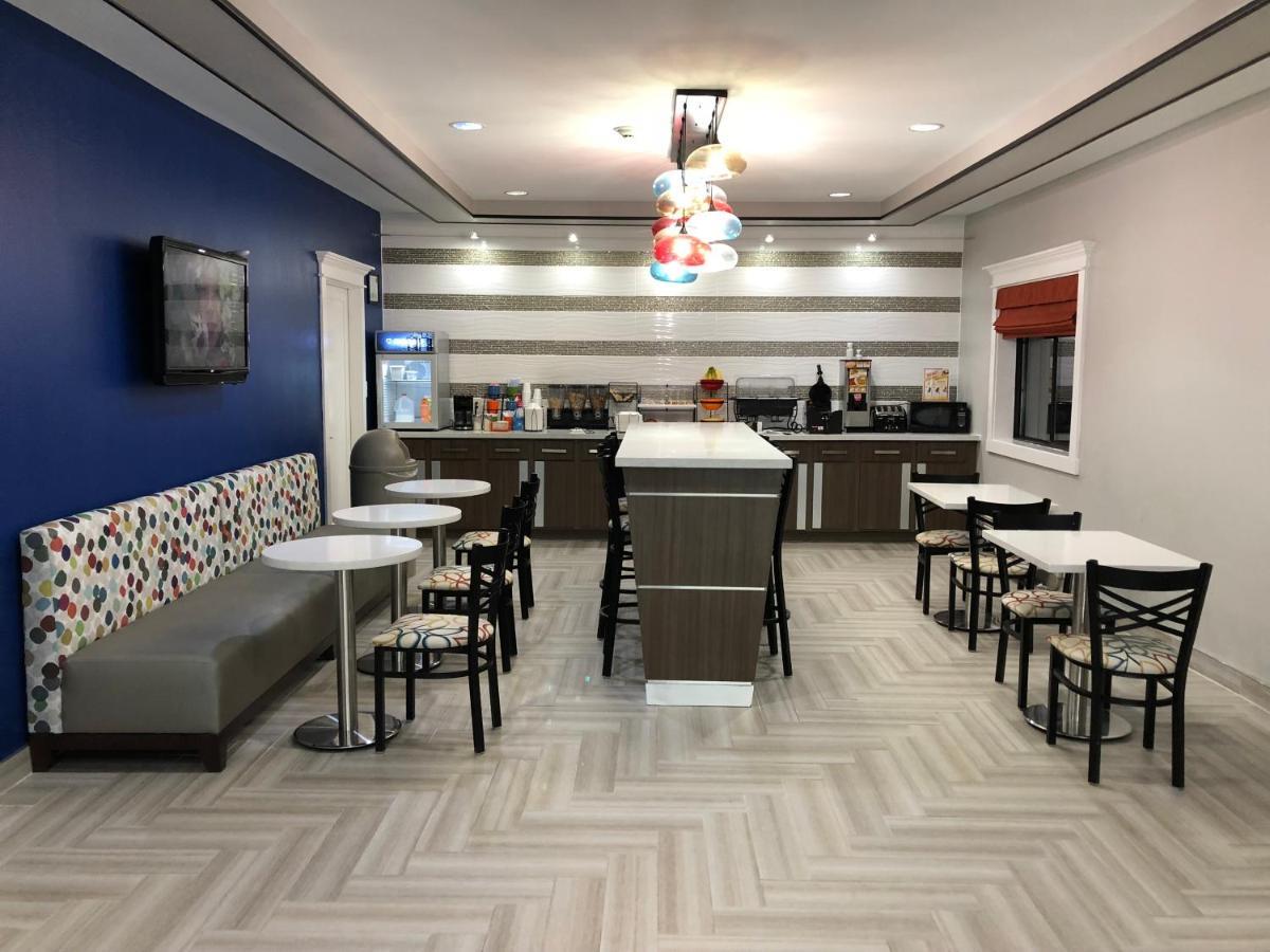 Executive Inn And Suites Joaquin מראה חיצוני תמונה