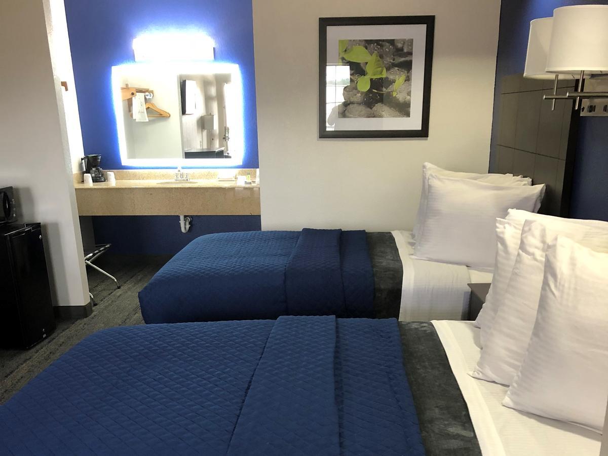 Executive Inn And Suites Joaquin מראה חיצוני תמונה