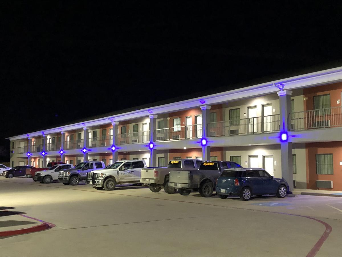 Executive Inn And Suites Joaquin מראה חיצוני תמונה